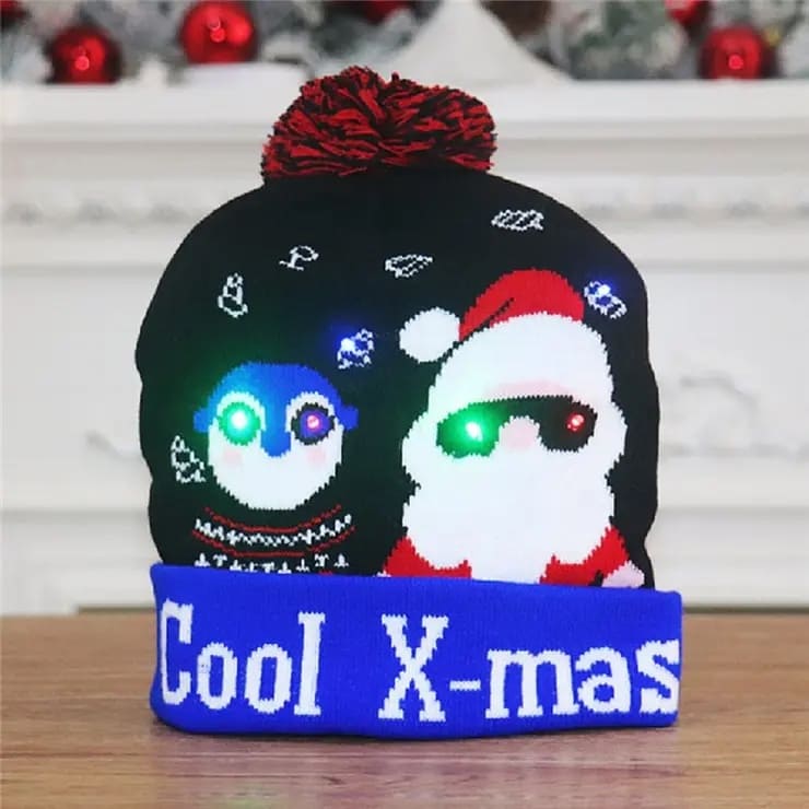 כובע חורף עם פונפון זוהר חג המולד עם נורות לד - COOL X-MAS