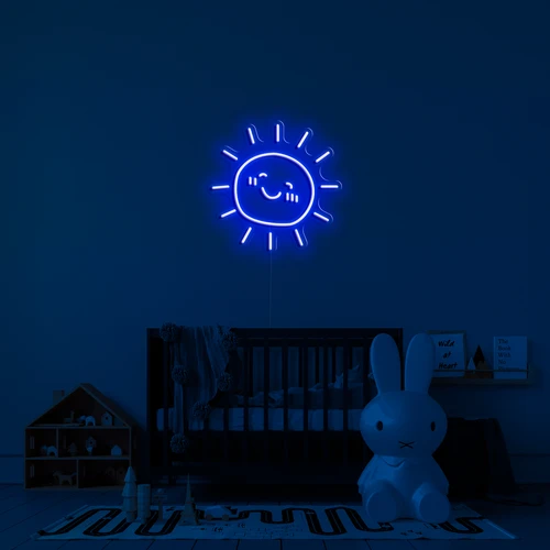 לוגו ניאון מואר LED על הקיר - שטוף שמש