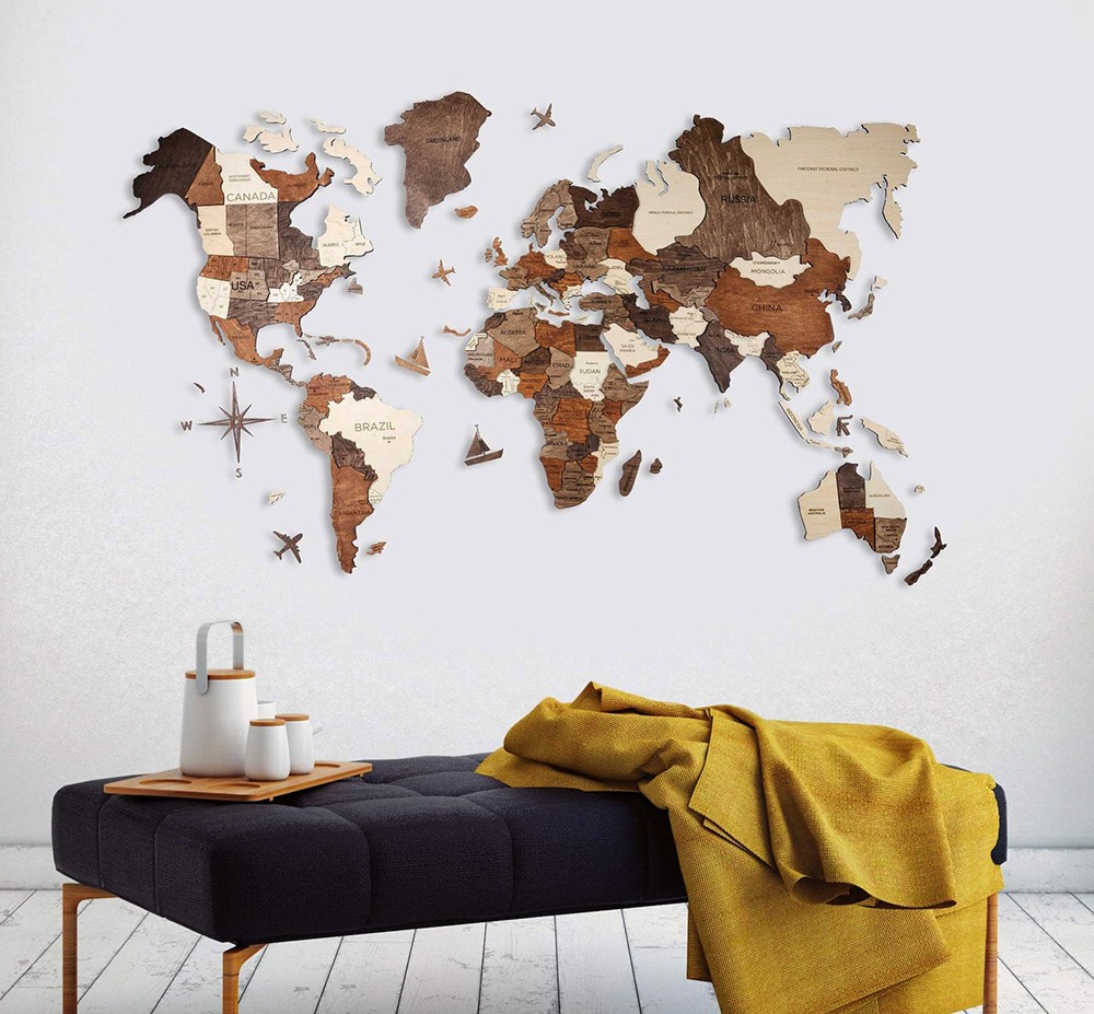 מפות עולם מעץ תלת-ממדיות על הקיר